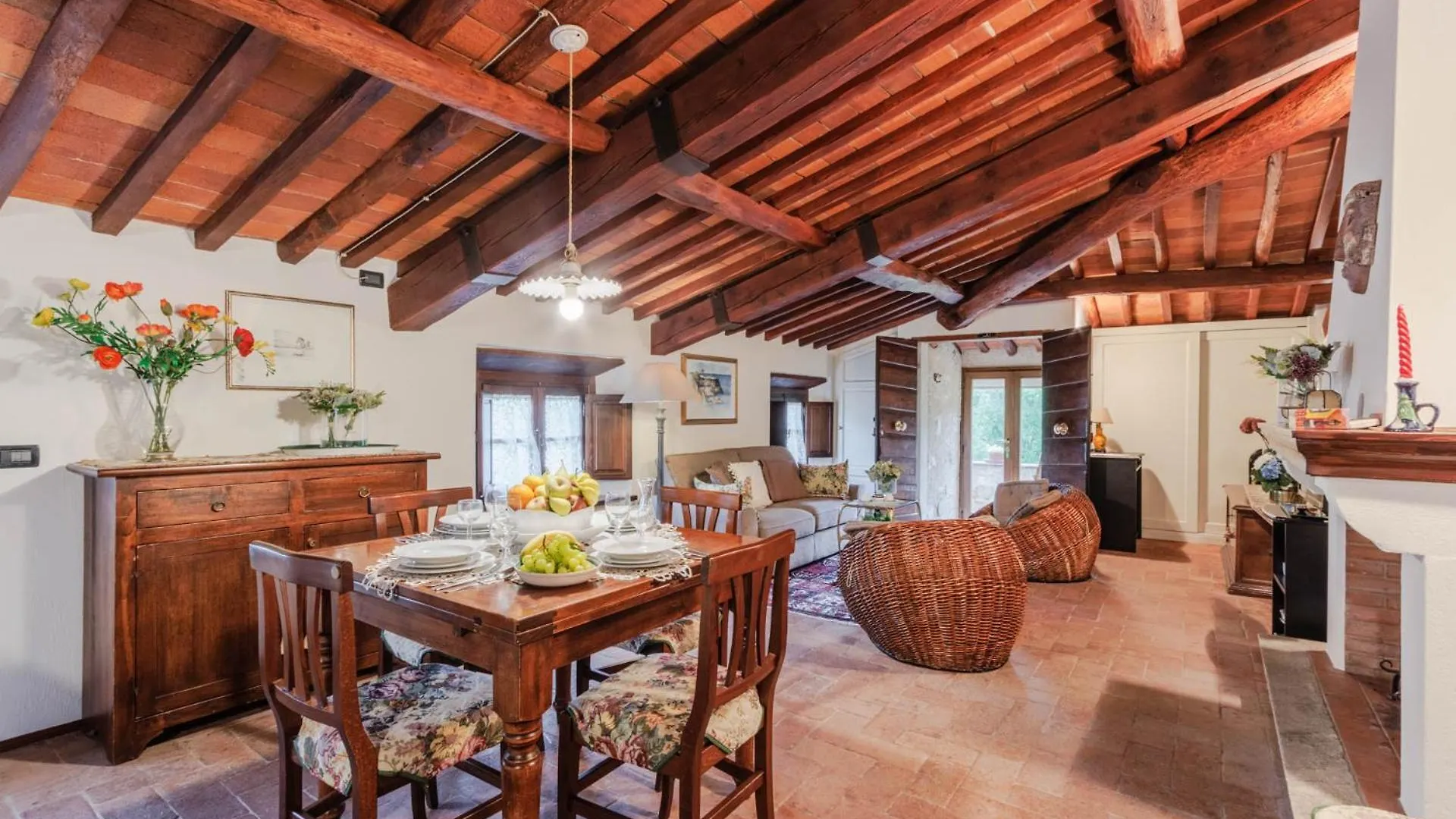Le Bicocche Farmhouse: Tuscany Stone Villa with Pool Montemagno  Montemagno (Lucca)